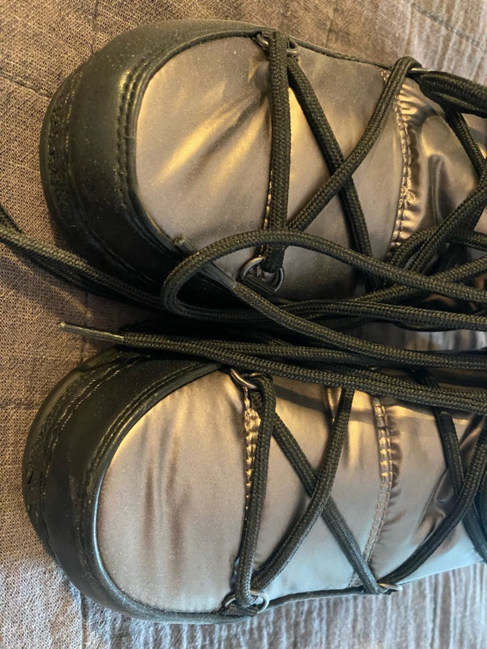 NWOT Women's Black Winter Lace-Up Insulated Snow Boots - Picture 2 of 4